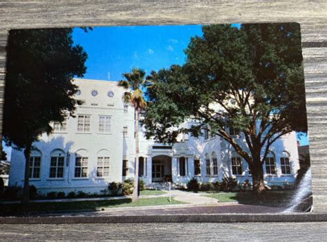 william and mary hotel discounts.